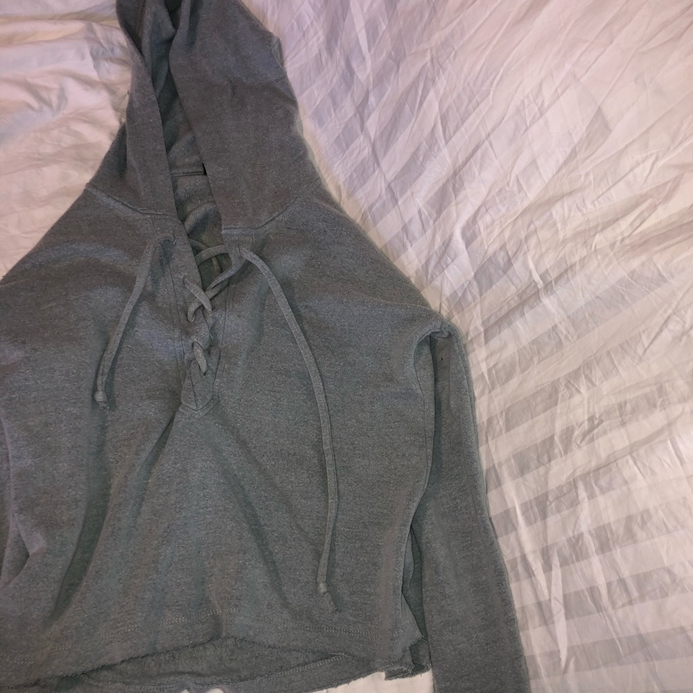 Tie down pullover